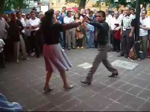 Bailando guaracha" Dancing Club" en la ciudadela (paty,arturo,manuel).m4v