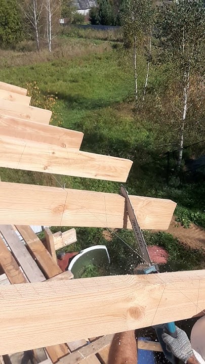 цепная пила #spb #wood #shorts #кровля #крыша - YouTube