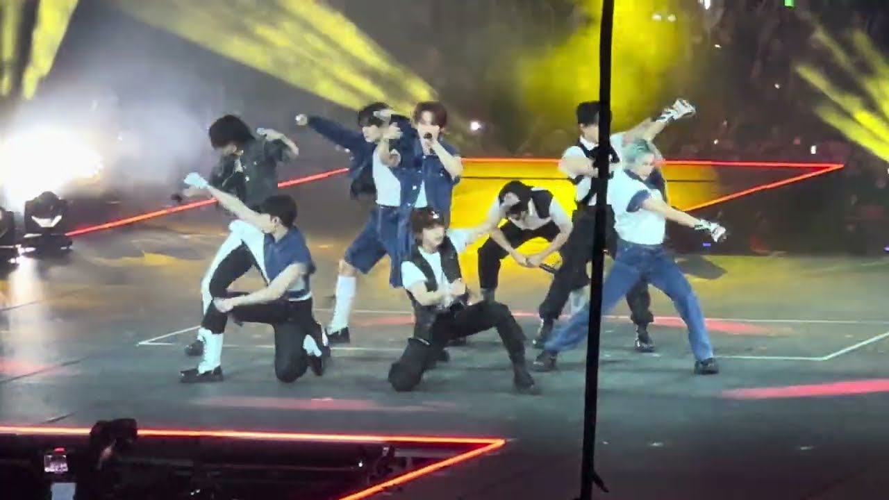 [FANCAM] 8-20-23 KCON LA 2023 Day 3 Stray Kids - District 9