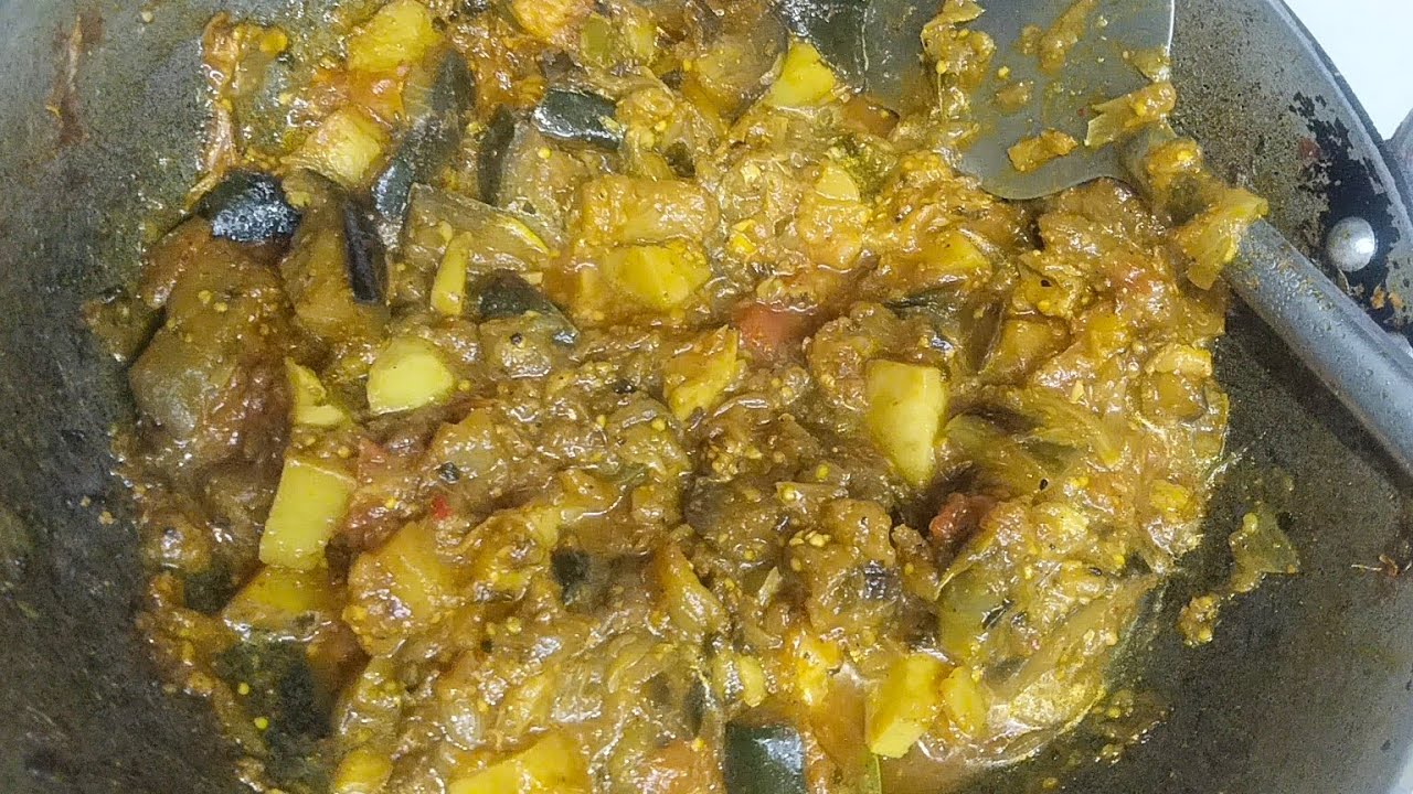 इस तरह से बैंगन की सब्जी बनाएंगे तो सब उंगली चाट जाएंगे 😍जब नई नई सदी करके आई तब☺️ बनाई थी 😋##food 