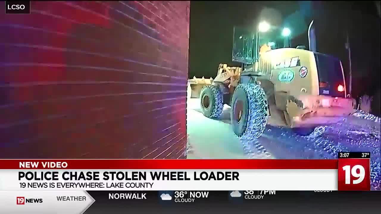 Man in stolen Lake County wheel loader leads officers on chase: Sheriff ...