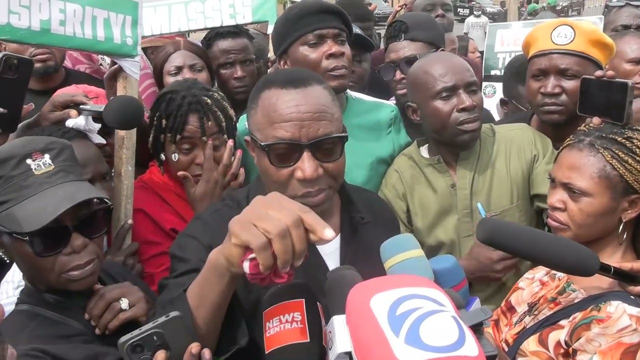 Тинубу и Акпабио помогут осуществить революцию в Нигерии — Соворе на акции 