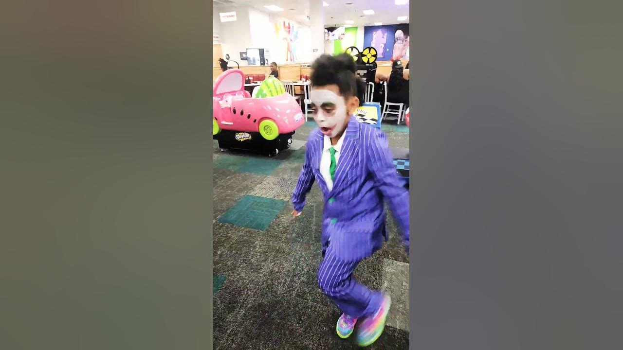 The Joker at Chuck E cheese. dance chuckecheese party halloween 