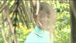 Video thumbnail of "Mùa Xuân Đầu Tiên"