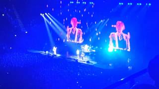 Red Hot Chili Peppers - Scar Tissue (Live @ Manchester Arena)