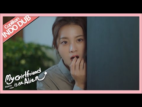 My Girlfriend Is An Alien | Cuplikan EP02 Fang Leng Sedang Mandi | 外星女生柴小七 | WeTV 【INDO DUB】