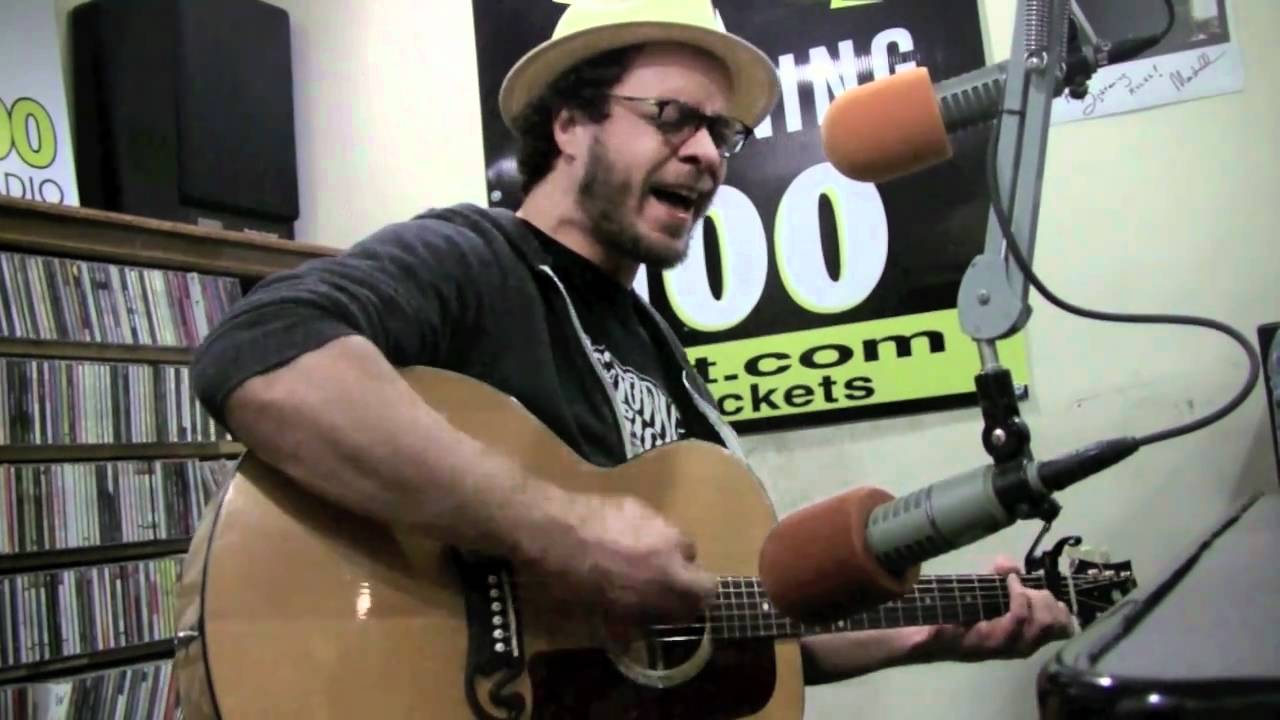 Amos Lee - Windows Are Rolled Down - Live at Lightning 100 - YouTube