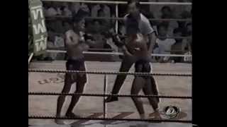 Muay Thai - Samsan I-san vs Lakhin ( 1 )