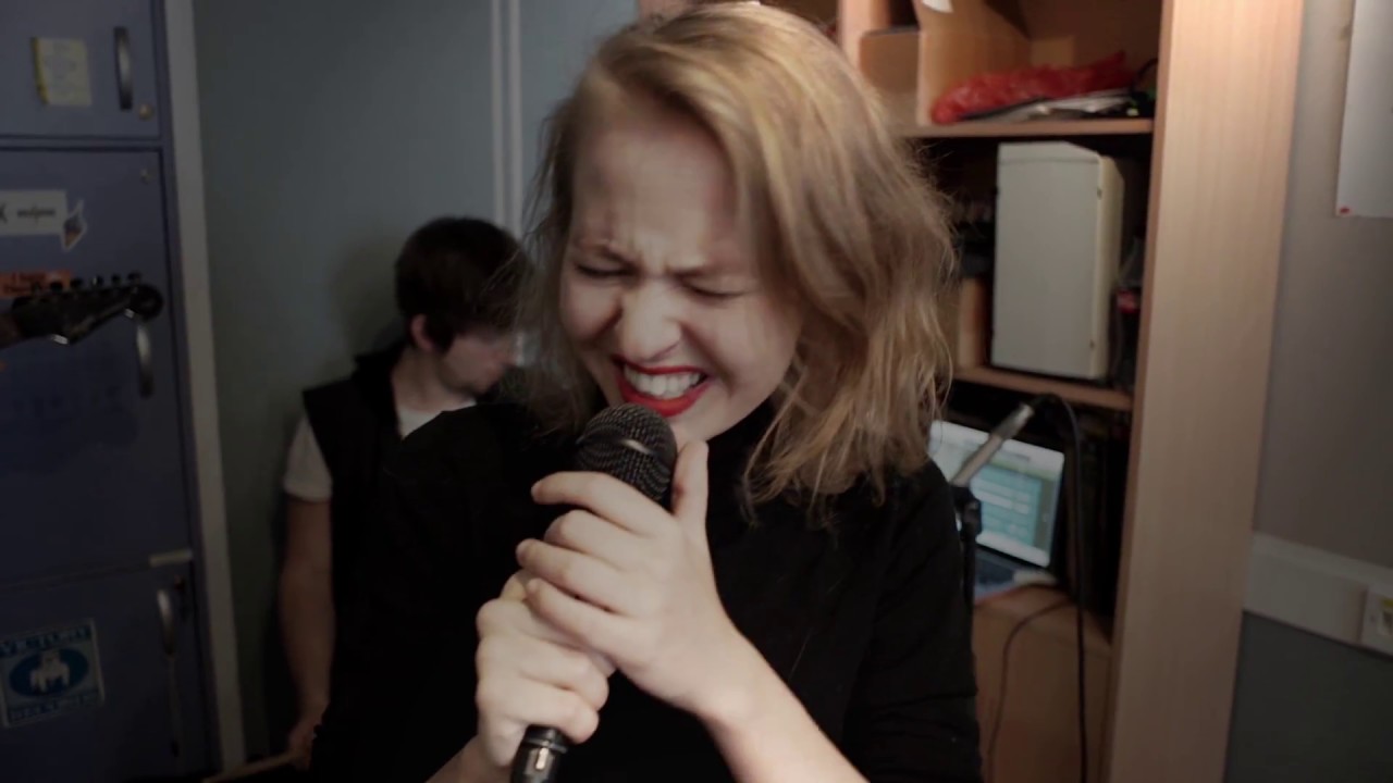 Anna Makeeva – Go With Birds (Live on Radio Maximum) - YouTube