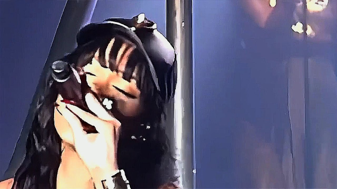 Rihanna - Watch n' Learn (Live) - YouTube