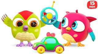 Peck Peck dan Hop Hop bermain dengan mobil balap dan mobil pemadam kebakaran. Permainan anak