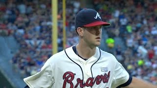 MIA@ATL: Wood fans 12 in eight scoreless innings