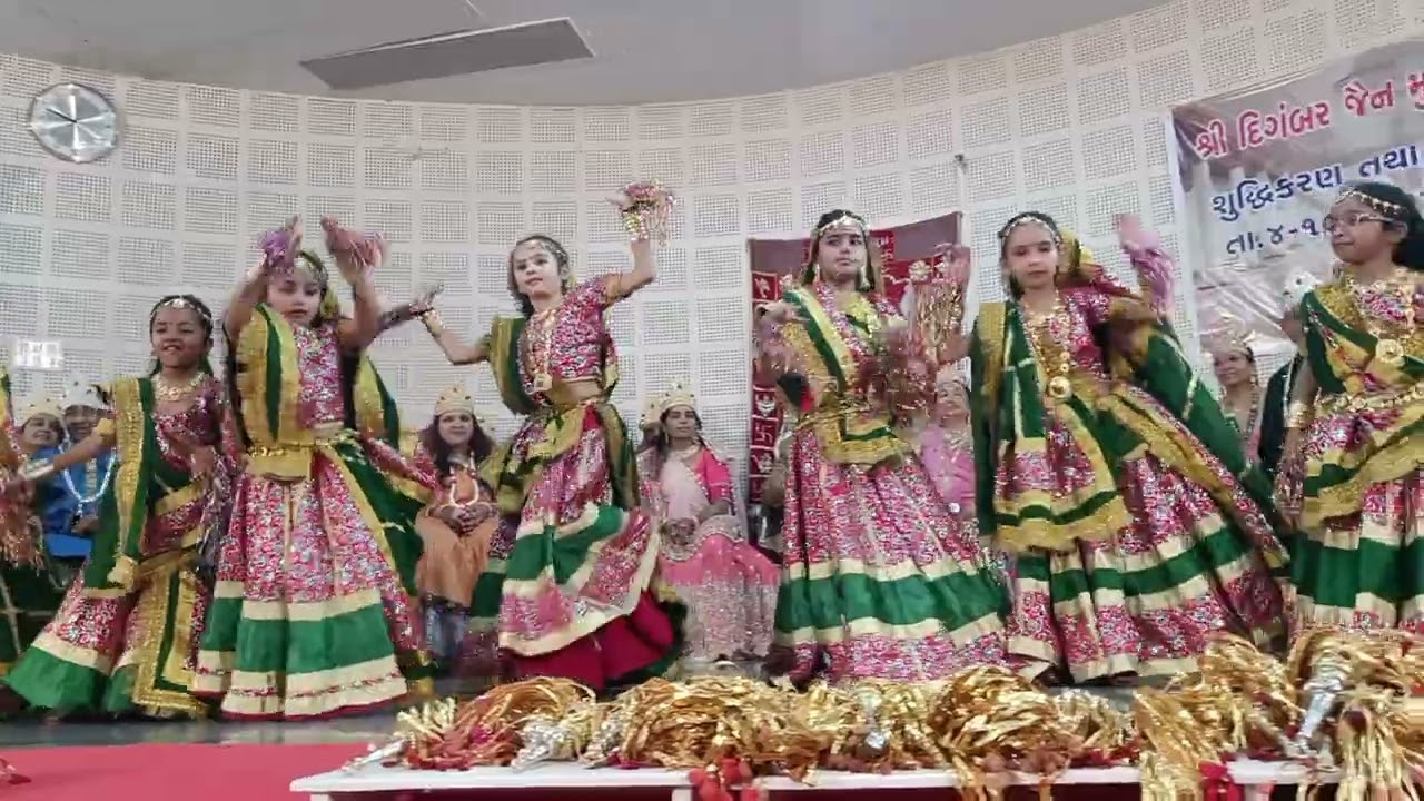 Navrangpura Digambar Jain Mandir's vedi suddhi program's Mangalacharan on 5 Oct 24(Aatam no mahima)