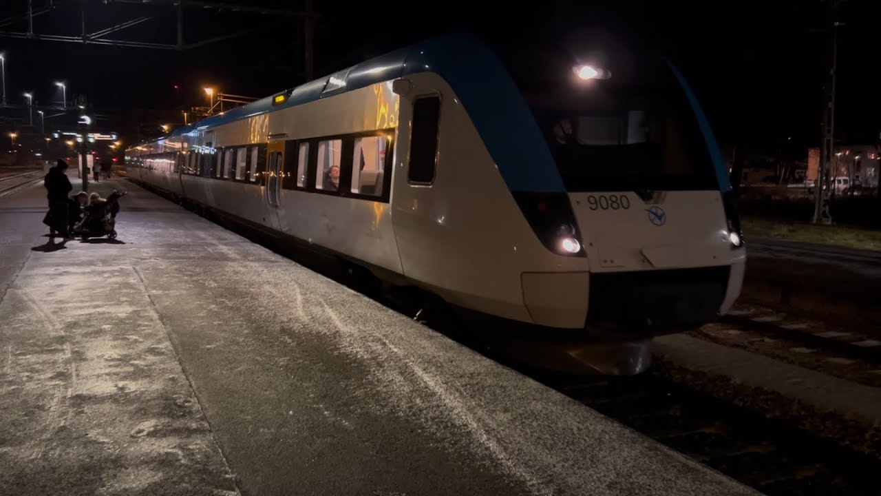 Ankommer Mellerud med SJ Regionaltåg + avgång - Arrives Mellerud with SJ Regional train + departure