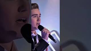 "He didn’t even need 2 seconds to make every judge fall in love with his voice. 🔥🎤 #Viral #Shorts