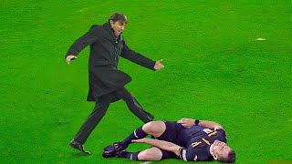 Managers vs Referee: Crazy Moments!