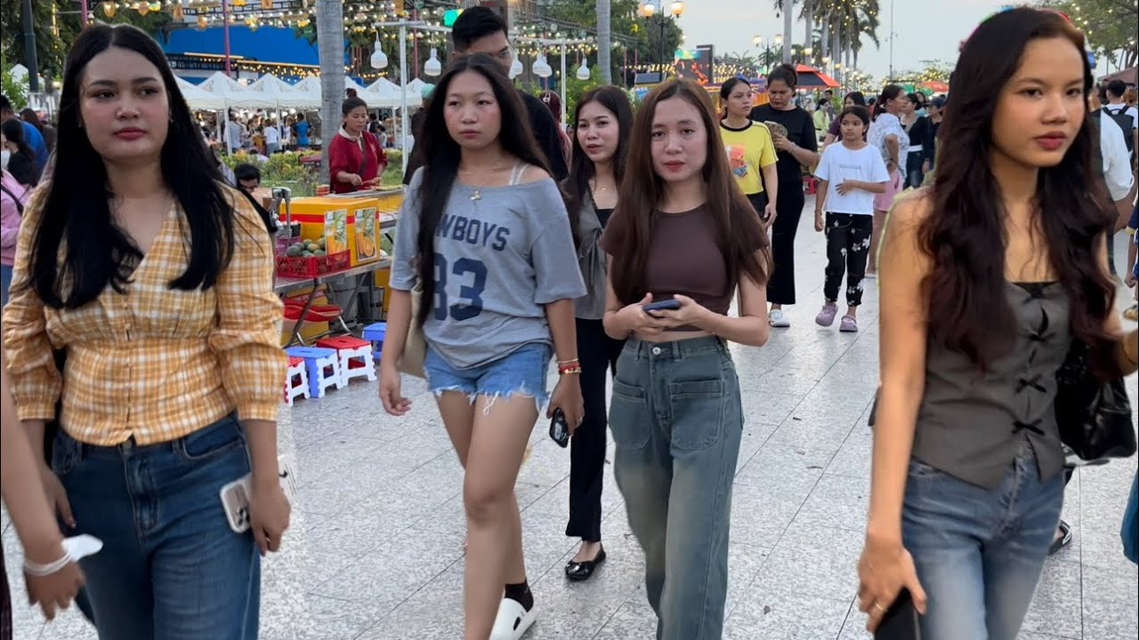 Amazing Cambodia Walking Tour - Phnom Penh Walk Street 2025 [4K]