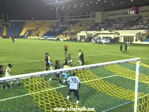 بوردون يقفز ويبعد الكرة برأسه الريان والغرافة القسم الأول2010 2011 