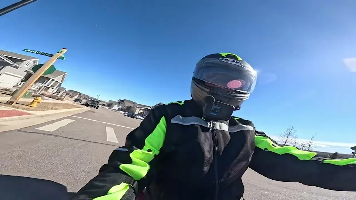 Goldwing stock windshield vs F4 Customs