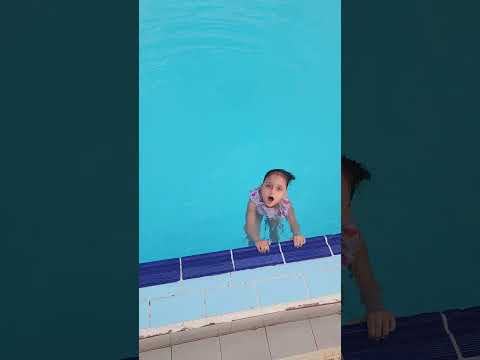بتقولي ايه في المسبح 