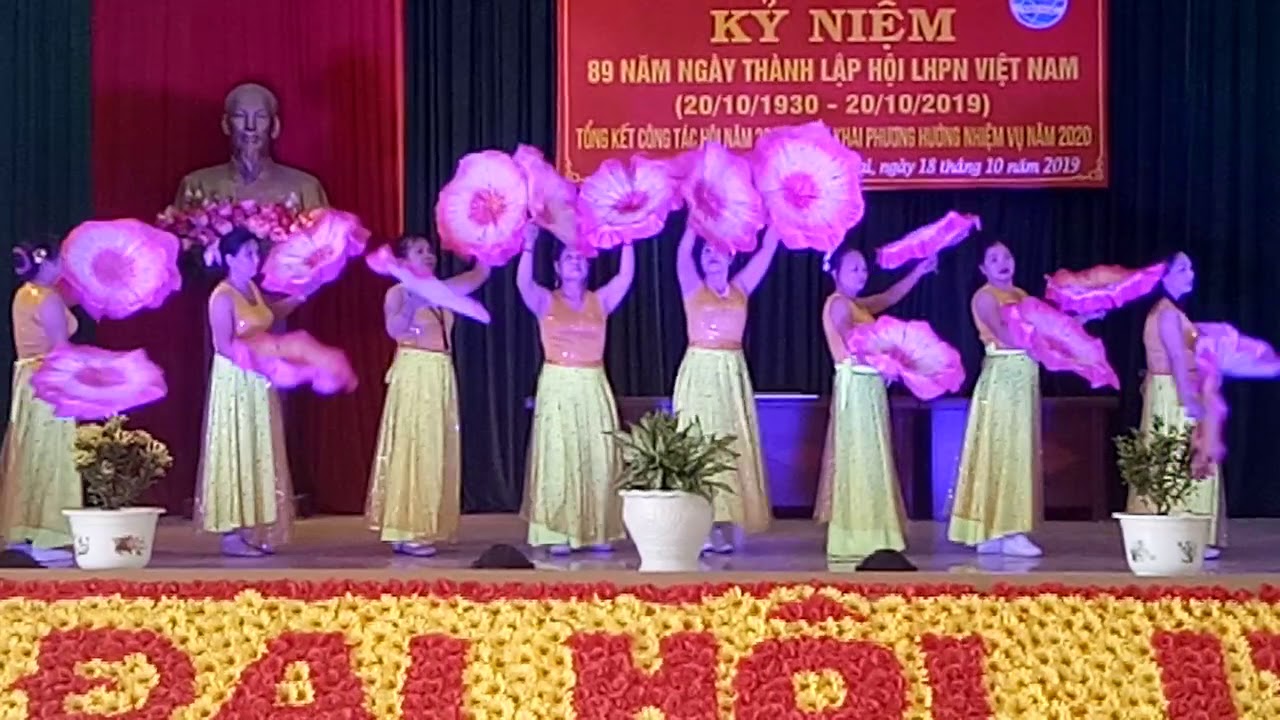 CLB NgọcSơn múa Miền nam nhớ Bác tại lễ kỷniệm 89 nămngày PNVN 20-10 Hội LHPN Phá Lại.Ngày18-19-2019