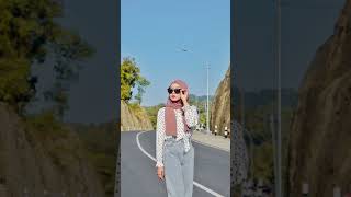 4 Ide Pose Foto Hijabers Di Jalan screenshot 4