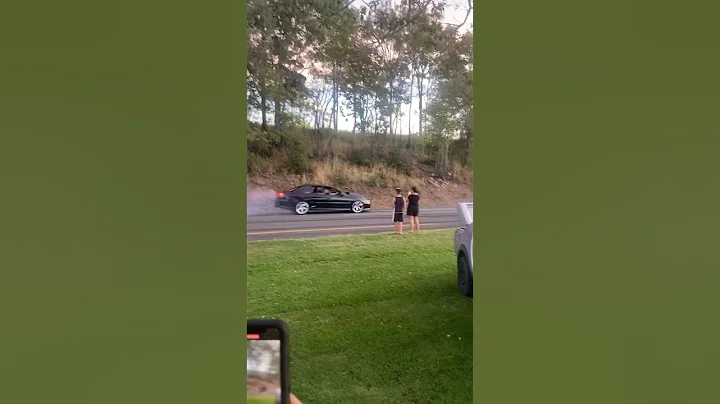 Holden commodore power skid