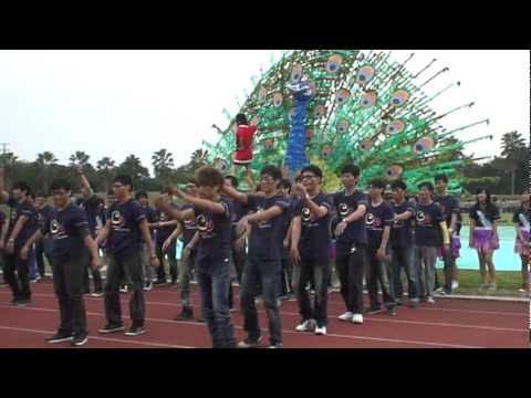 2011【第一科大校慶】創意進場-大孔雀 1