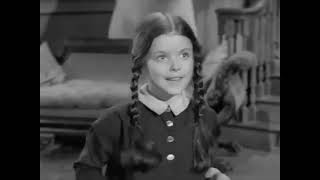 La Familia Addams--#Merlina enseña a #Largo bailar #Ska #MiChicaSka #LaMatatena