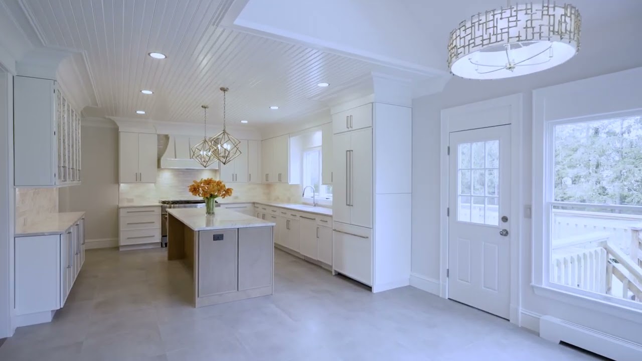 Stunning turn-key Saddle River, NJ home