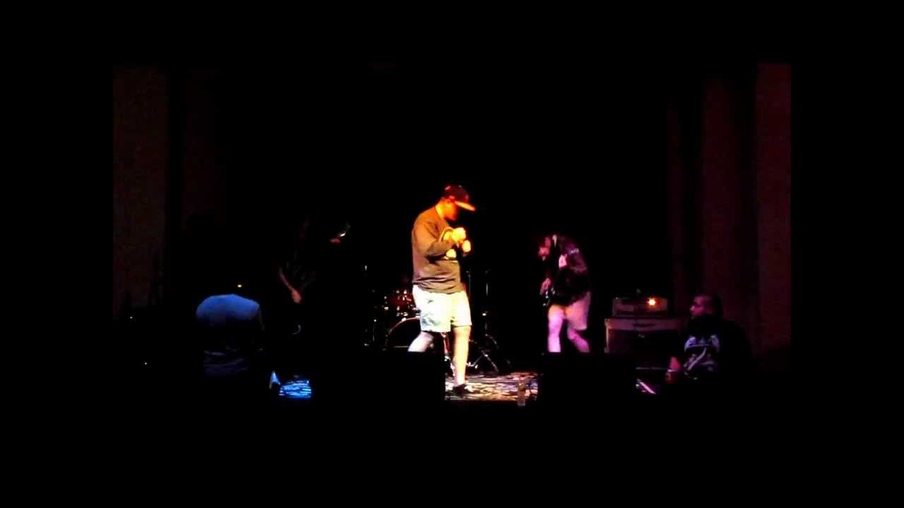Flights- Conversations (Live at Walter's) adlı videoyu YouTube'da izle Flights- Conversations (Live at Walter's) adlı videoyu YouTube'da izle