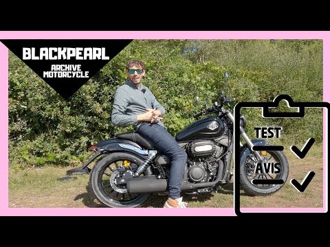 Le test de la Custom AM Blackpearl Shiny Black de chez Archive Motorcycle