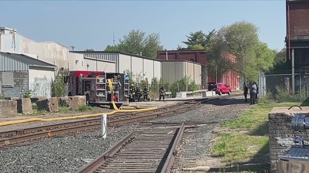 Davenport crews battle fire near railroad tracks at 2nd Street - YouTube