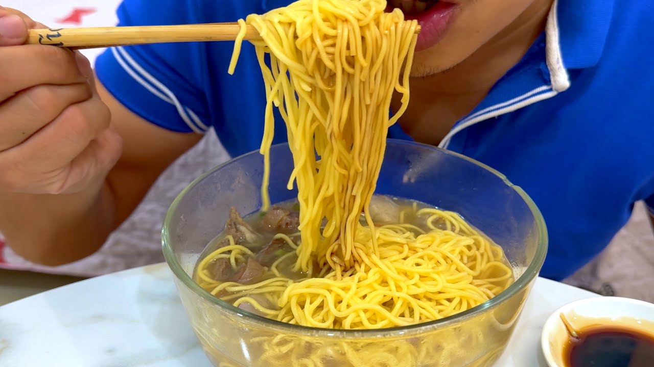 EXTREME NOODLE SLURP! Vietnamese Beef Hot Pot Ramen Mukbang 🍜🤤❤️ no talking