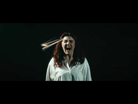 Watch Ana Coman (feat. om la lună) - Apel în așteptare on YouTube