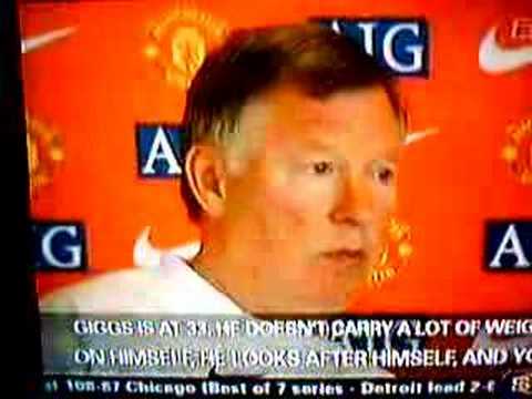 Park Ji Sung and Alex Ferguson and the rest of the Manchester squad makes a funny video.