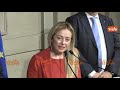Il siparietto tra Giorgia Meloni ed Enrico Lucci al Quirinale