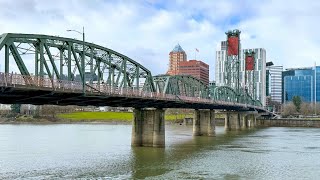 Crossing the Hawthorne Bridge 