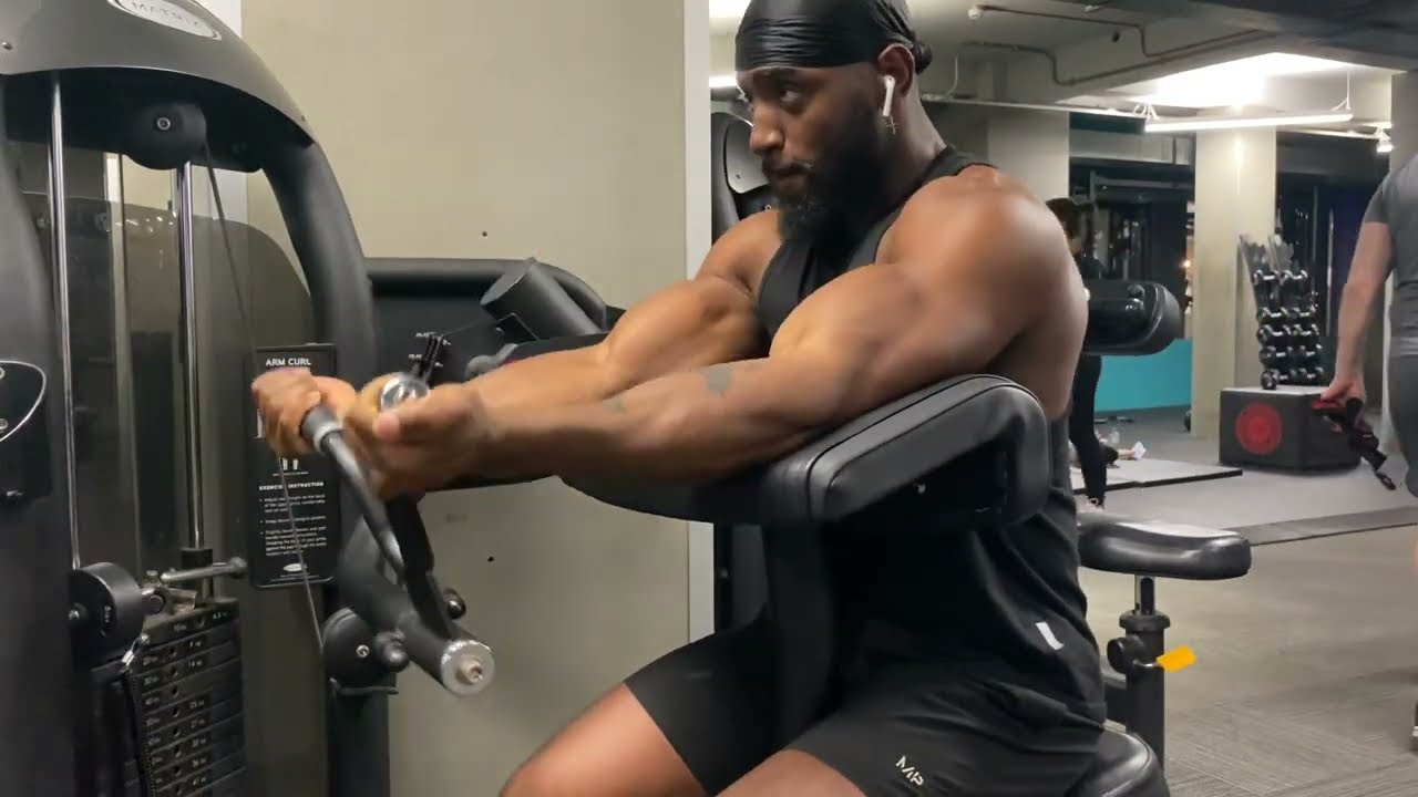 HOW TO: Machine Bicep curl