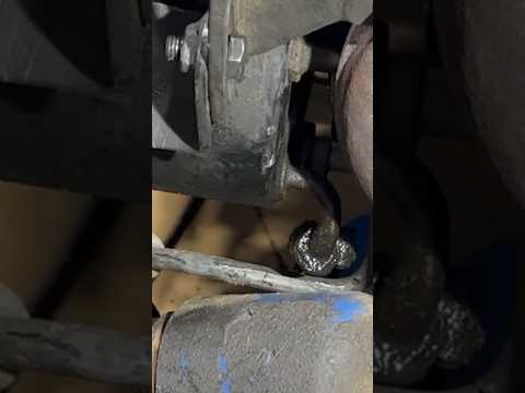 Replacing a leaking power steering hose 👨🏻🔧 #theroygarage