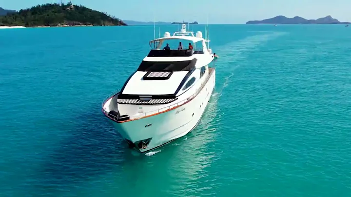The Whitsunday Islands, on a Mega Yacht | Lady Pam...