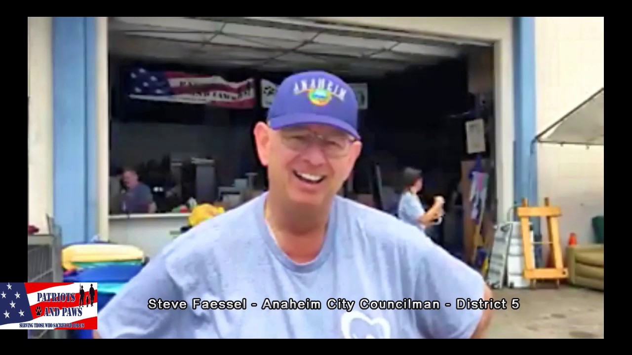 Anaheim Councilman Steve Faessel visits Patriots and Paws