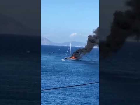 Inkefalonia.gr : Φωτιά σε ιστιοφόρο σκάφος στο Φισκάρδο