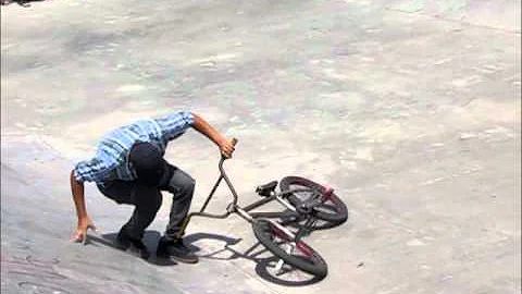 Moises Macias Jam Shitbikes 2011