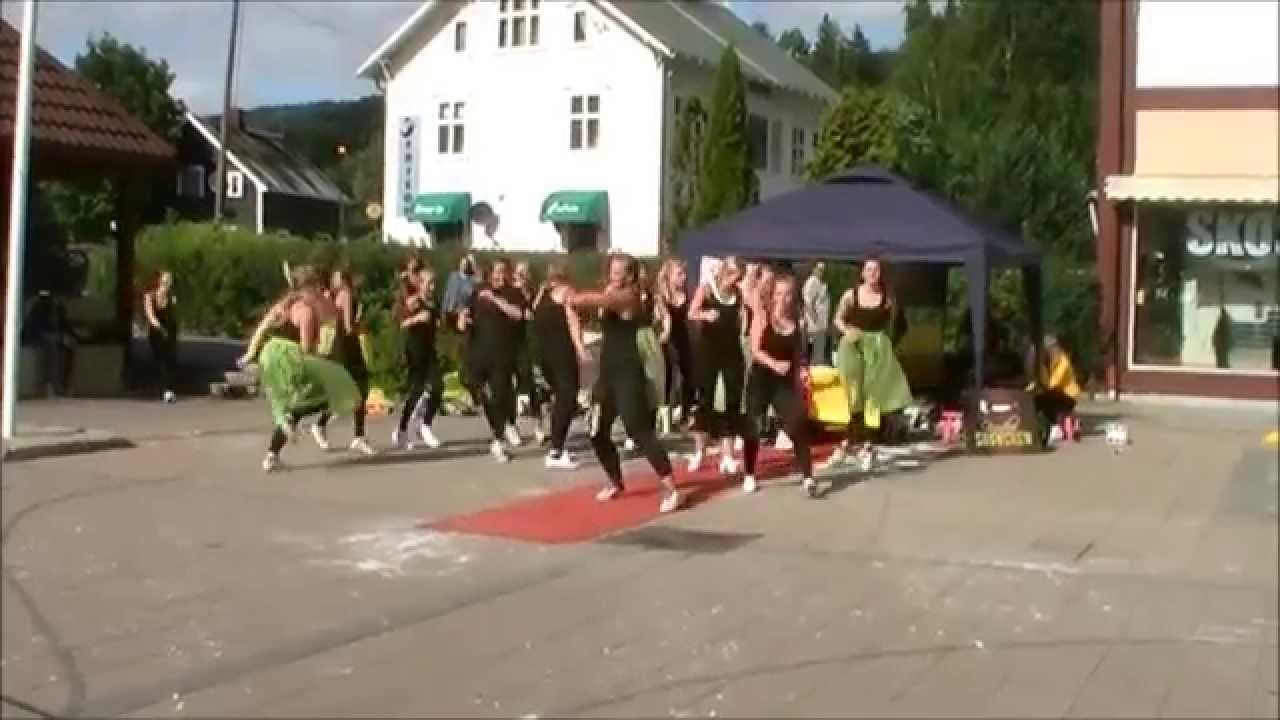 Fairytales Showcrew - A little party never killed nobody, Landsbyfest Dokka