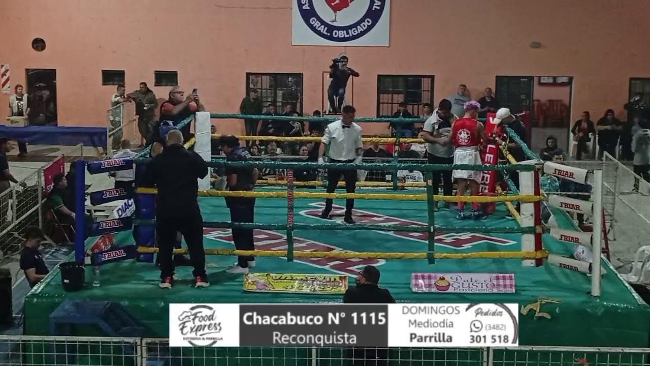Boxeo en Policíal Ariel Ortiz ( rojo) vs Gonzalo Morales  ( azul)
