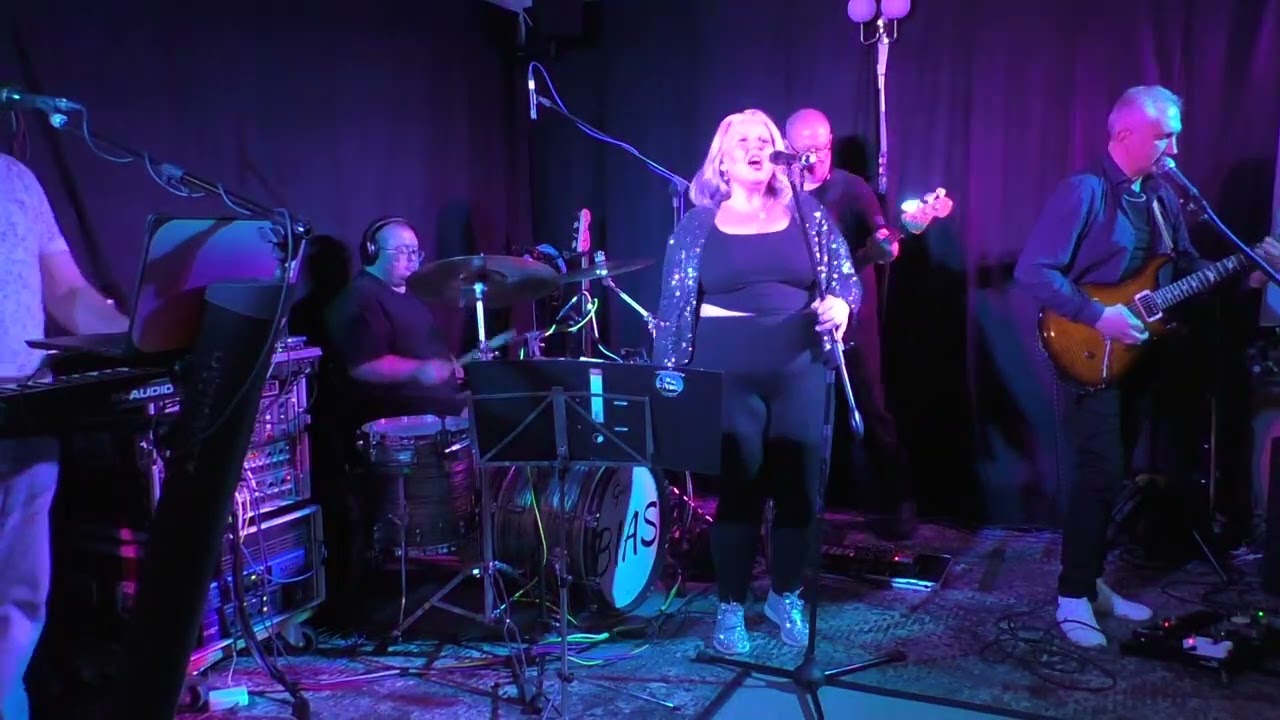 BIAS - LIVIN ON A PRAYER - LIVE AT THE CROWN INN BRIDPORT