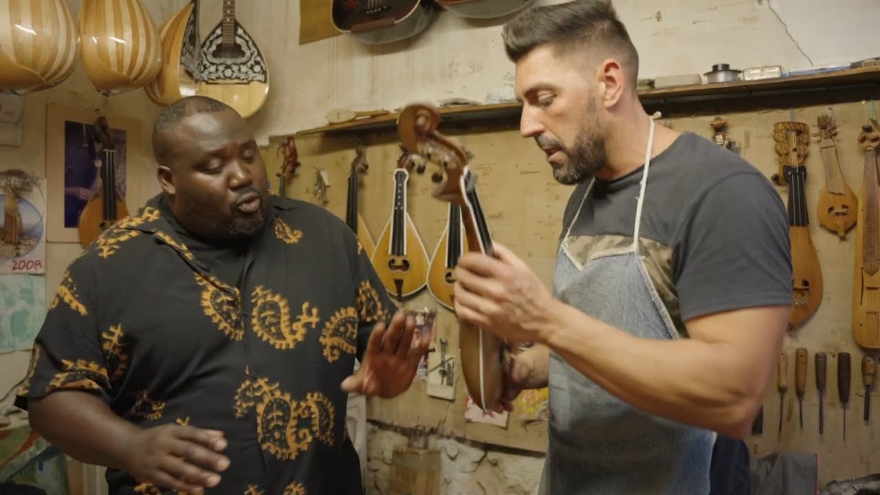 Ο Ζερόμ μαθαίνει τα μυστικά της κρητικής λύρας | 26/05/2024 | ΕΡΤ