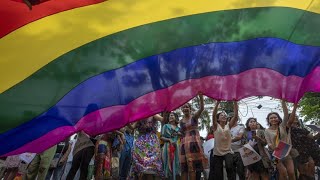 Regenbogenparade: Hunderttausende feiern Pride Month weltweit