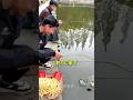フライドポテトで釣りに成功した釣り人